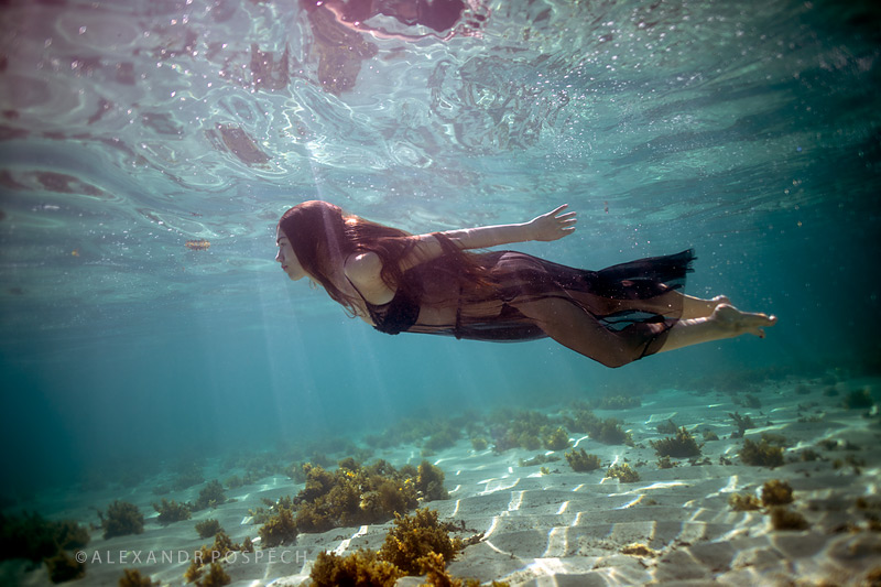-Mauritius-Underwater-model-girl